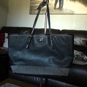 New York & Company black shoulder laptop bag